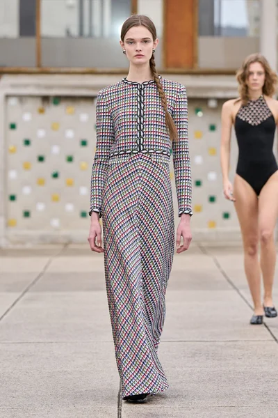 Look 29